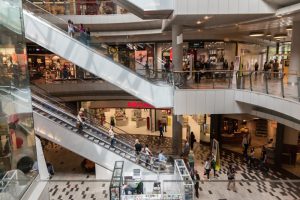 Sprzątanie galerii handlowych – jak to wygląda?
